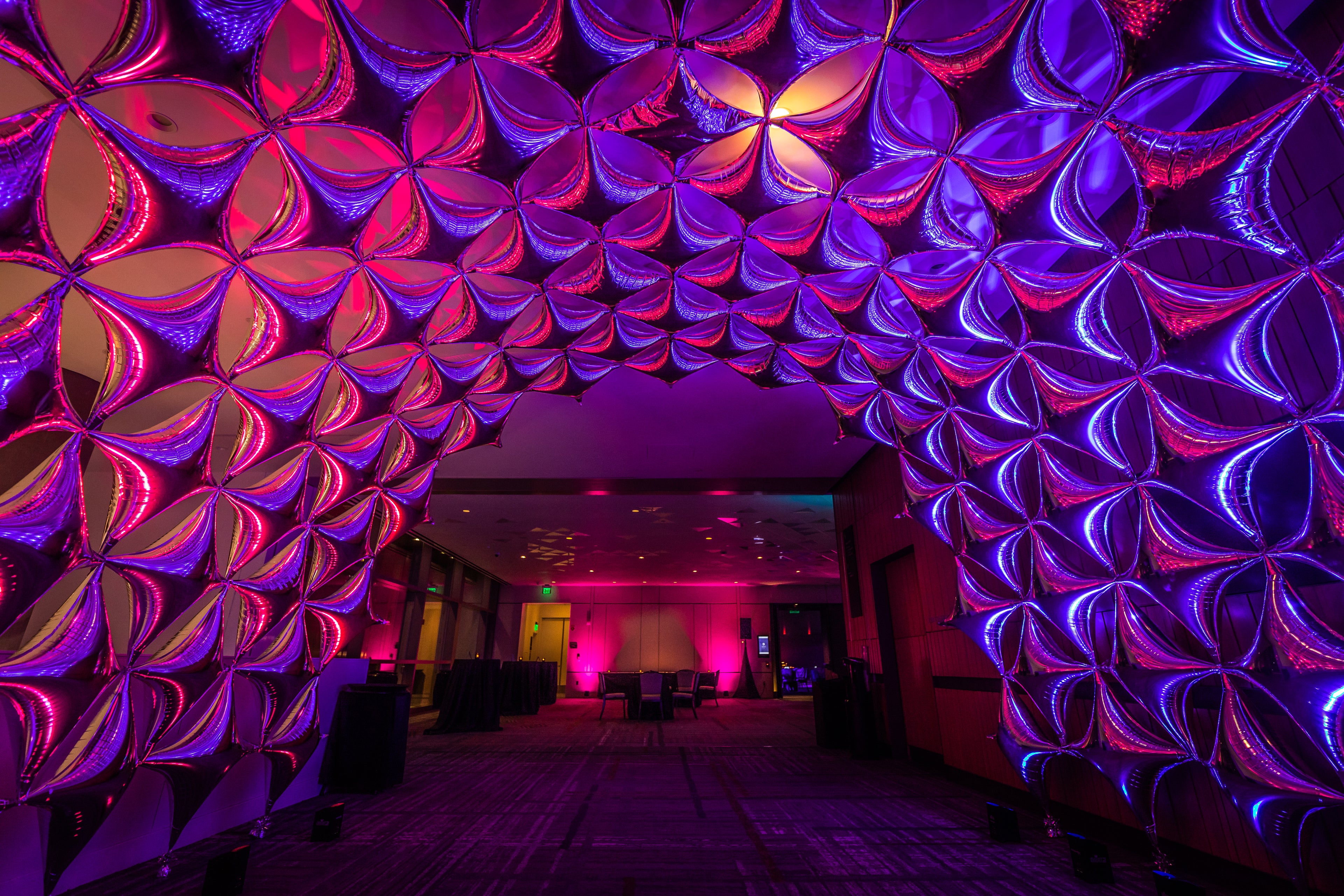 EXP Balloon Install_Hyatt_Regency_Seattle_Corporate_Event_Tunnel